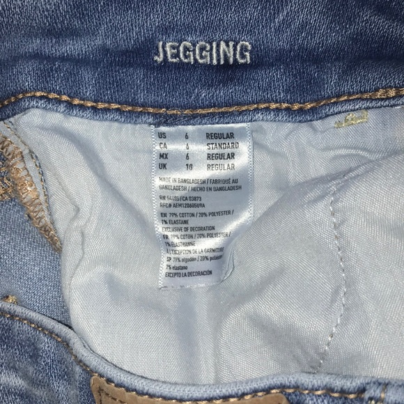 American Eagle Ripped Jeans - Picture 3 of 4